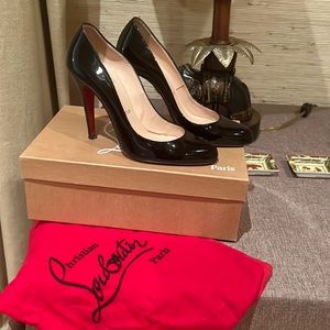 Gorgeous Christian Louboutin Decollette Patent Leather Pumps